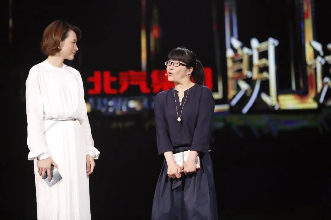图源:《朗读者》 图源:《朗读者》